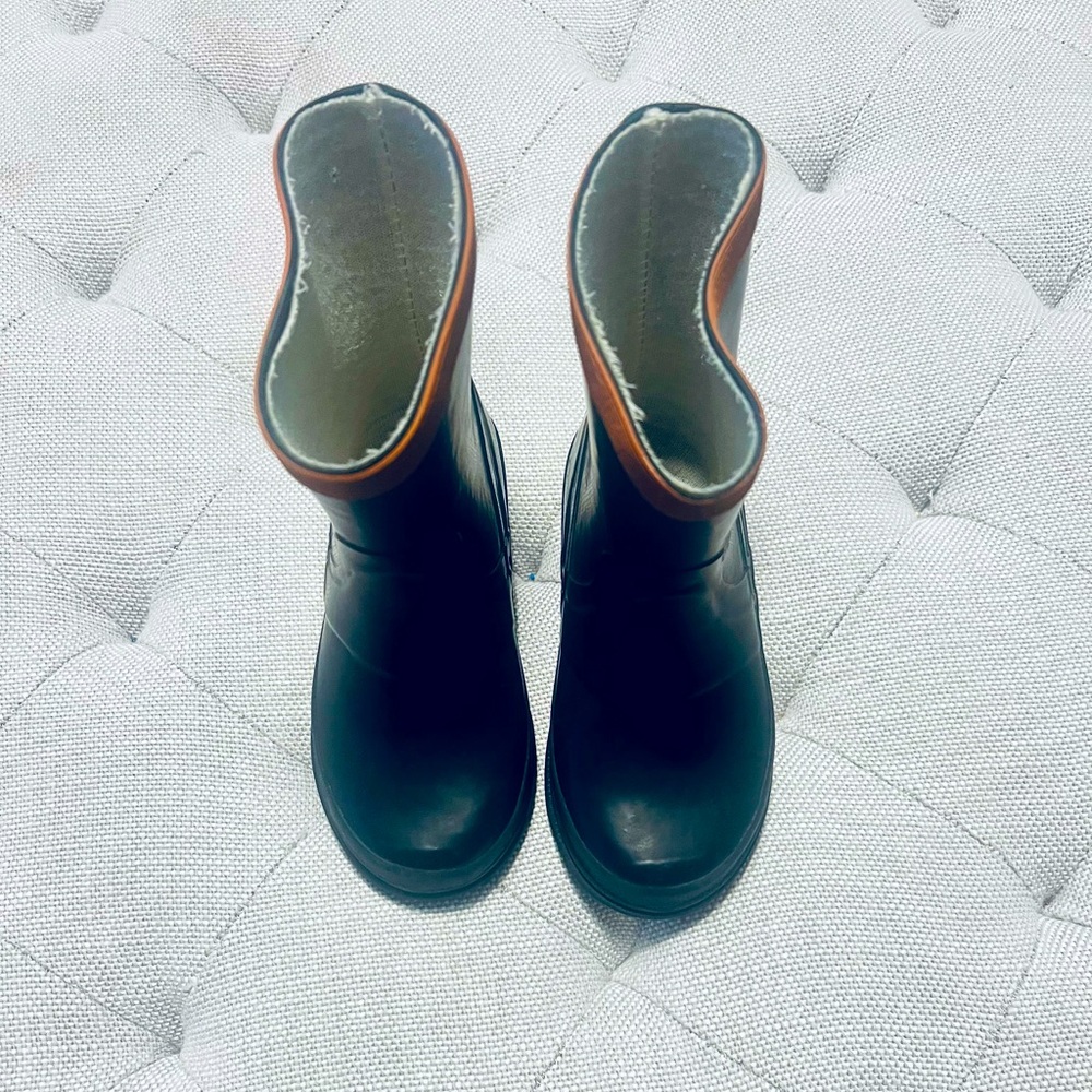 Tamarack rain boots size 6